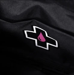 Muc-Off Rainproof Essentials Case 3 Muc-Off Rainproof Essentials Case -DOLAN BIKES COMPONENTS Rainproof Essentials Case 4