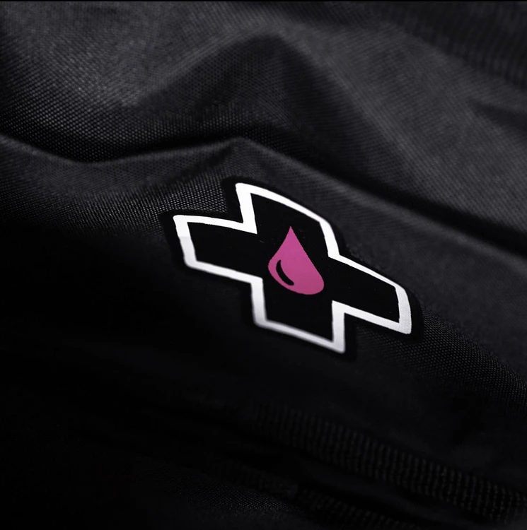 Muc-Off Rainproof Essentials Case Muc-Off Rainproof Essentials Case -DOLAN BIKES COMPONENTS Rainproof Essentials Case 4